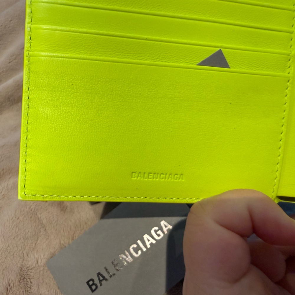 Balenciaga Neon green Repeating Logo Bifold Wallet - Picture 4 of 9